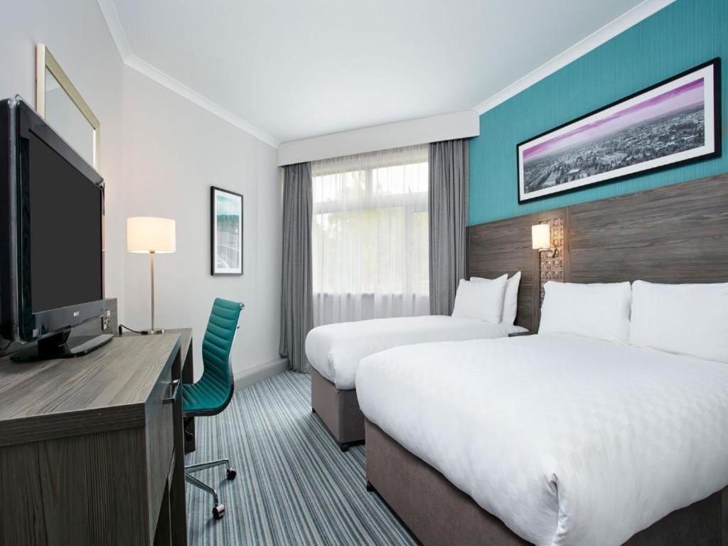 Leonardo Hotel Cheltenham Exterior photo