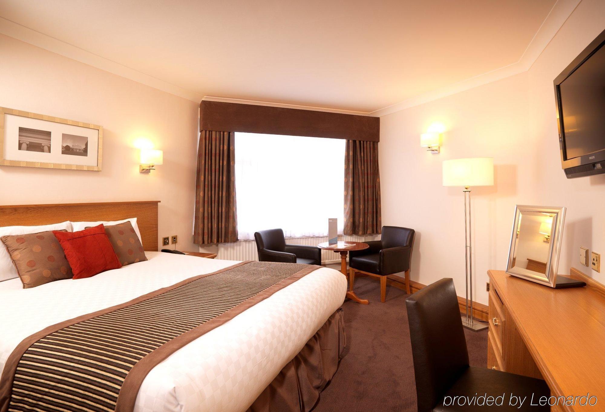 Leonardo Hotel Cheltenham Room photo